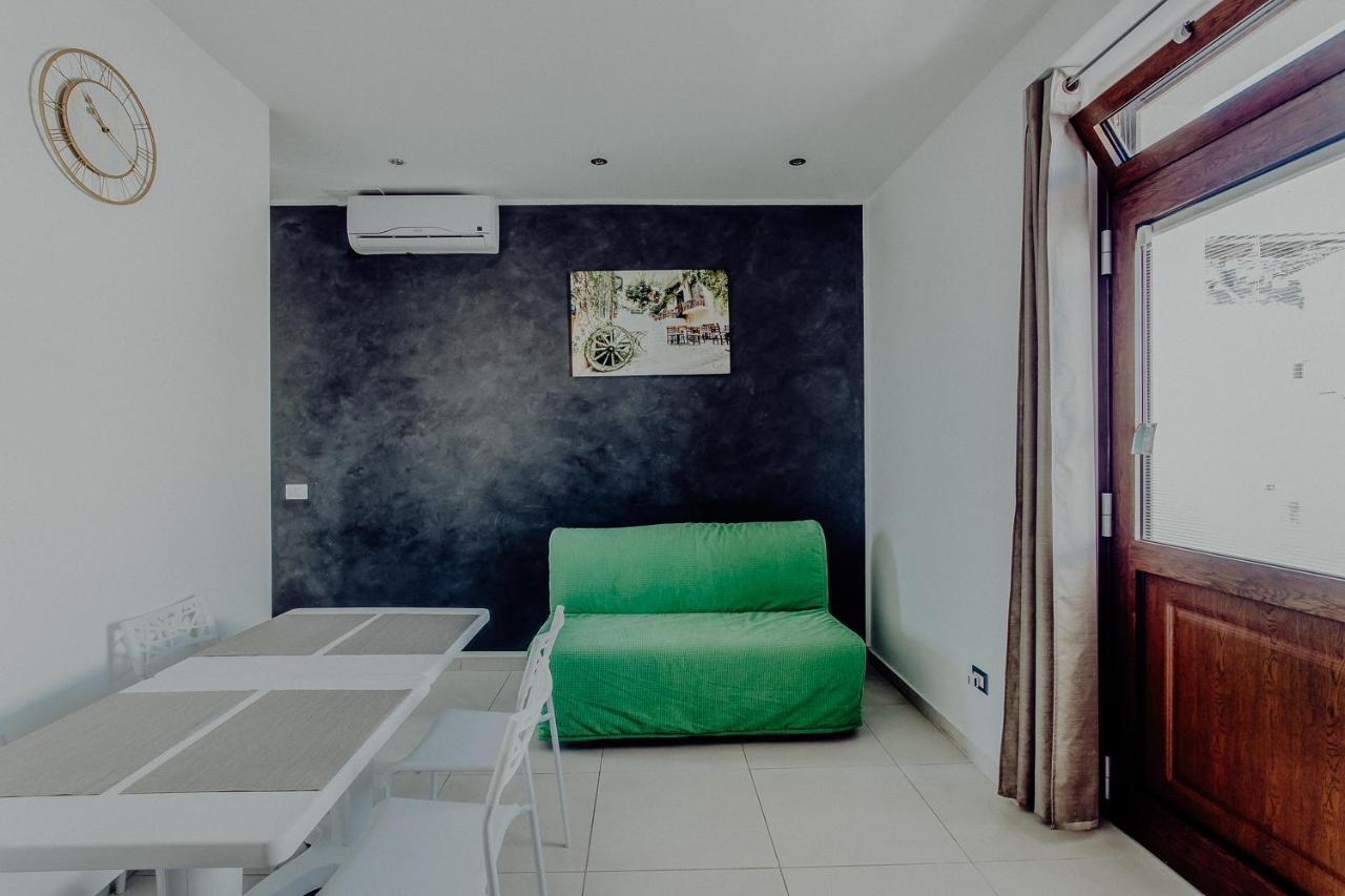 Apartamento Fantasia House Monopoli Exterior foto